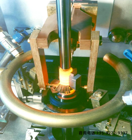 臥式淬火機(jī)-感應(yīng)器由8個(gè)有效圈串連而成(圖1) 臥式淬火機(jī)-感應(yīng)器由8個(gè)有效圈串連而成(圖1)