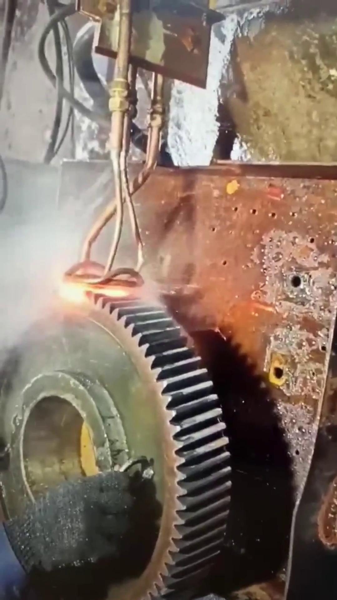 大齒輪淬火 單齒淬火用中頻淬火設備 高頻淬火設備