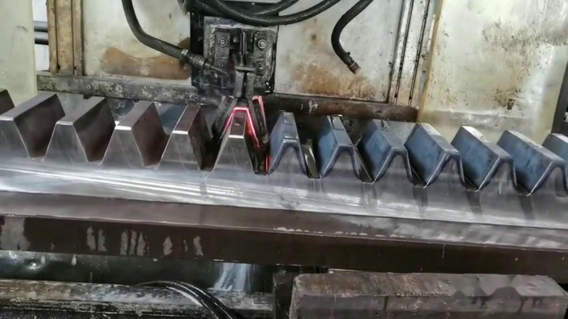 齒條單齒高頻淬火還具有一些明顯的優(yōu)勢(shì)