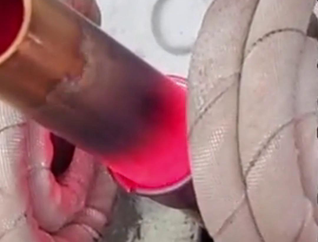 手持式高頻機銅件焊接是一種高效、精確的焊接方法，適用于銅材料的局部加熱和焊接