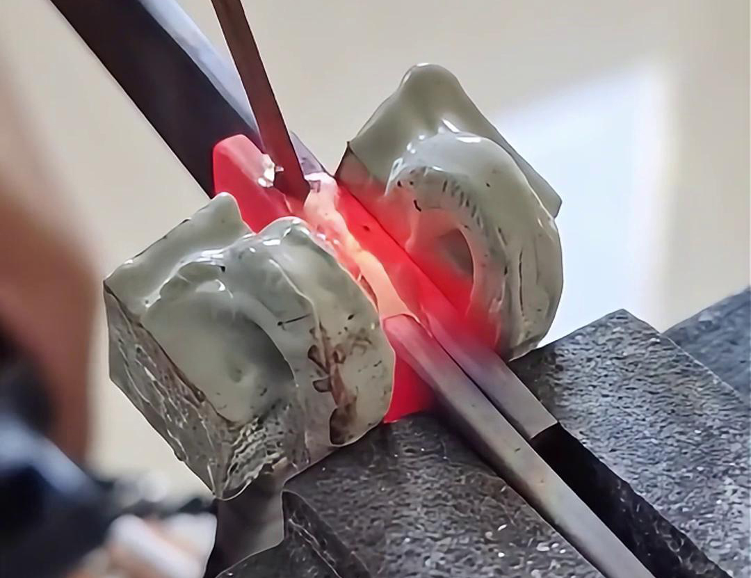 高頻焊接銅管相比傳統(tǒng)的火焰焊接，具有多方面的顯著優(yōu)勢