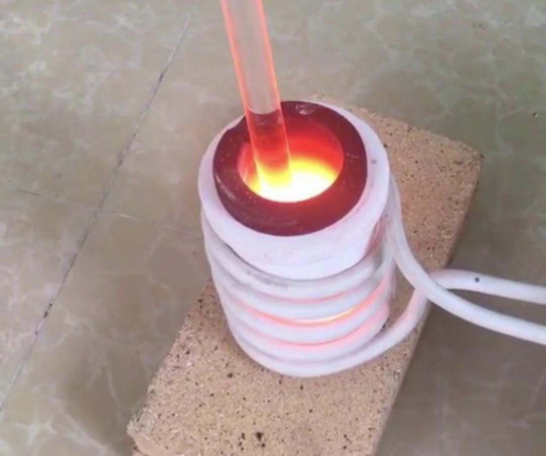 小型高頻熔煉爐：家用電壓，高效熔煉