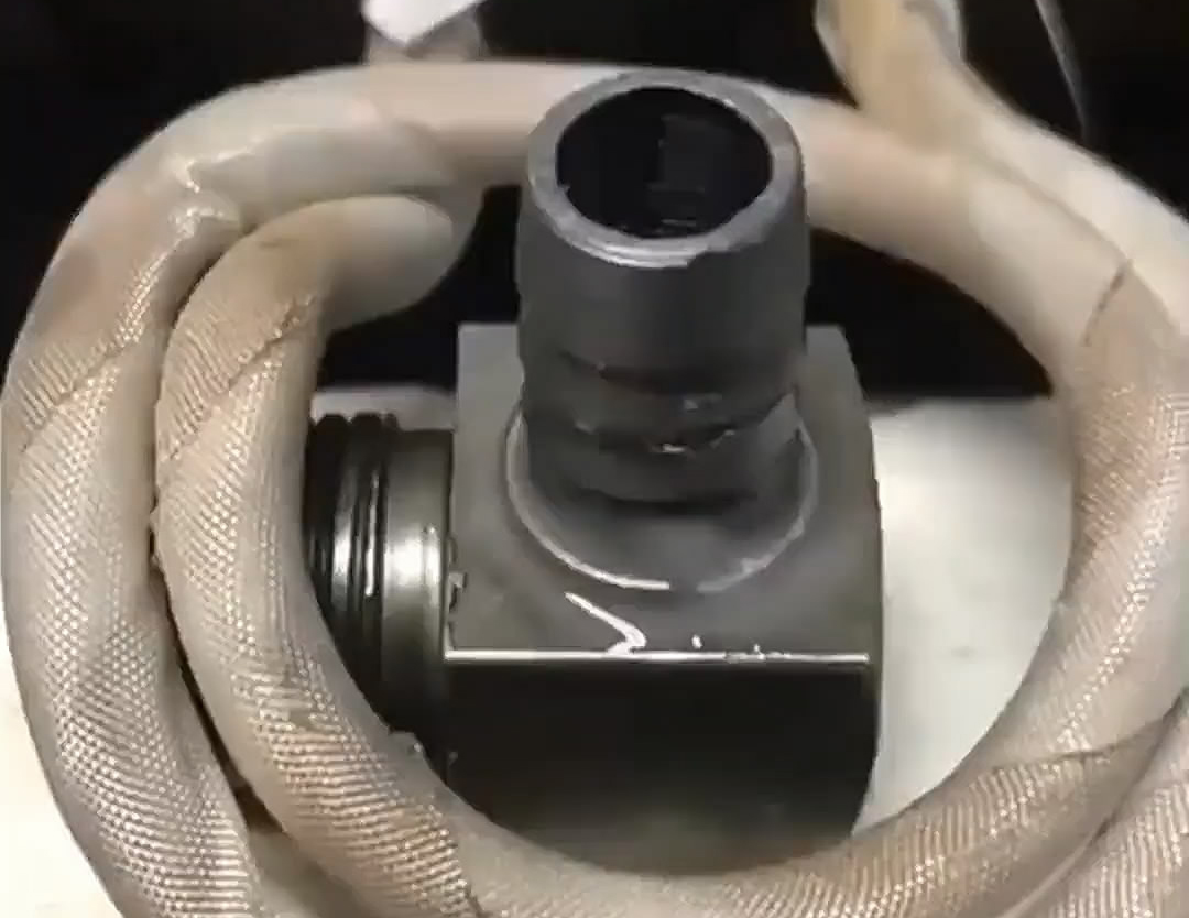 高頻焊機(jī)在螺絲和寶塔接頭焊接高效、精確