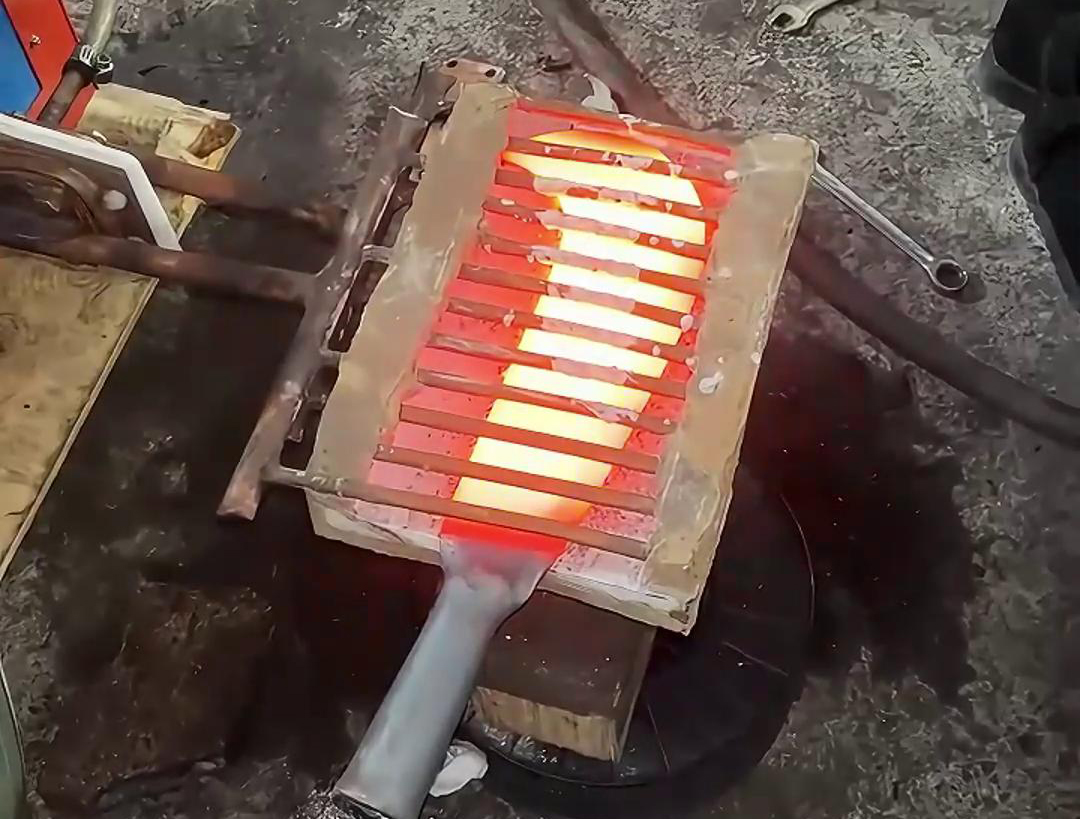 超高頻感應(yīng)加熱機(jī)具有完成刀具淬火、退火、回火、正火等熱處理工藝的能力