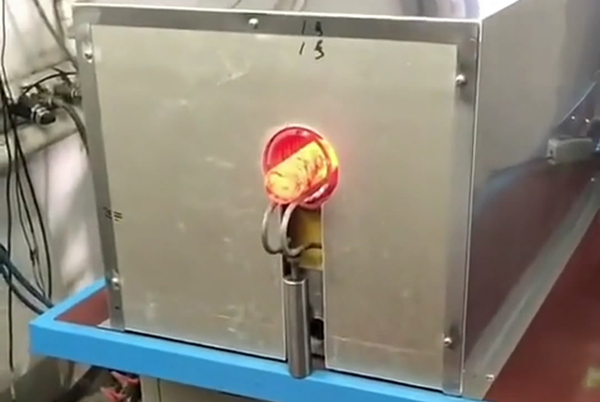 高頻鍛造加熱爐的特點與優(yōu)勢 結合自動化送料系統(tǒng)應用場景(圖2) 高頻鍛造加熱爐的特點與優(yōu)勢 結合自動化送料系統(tǒng)應用場景(圖2)