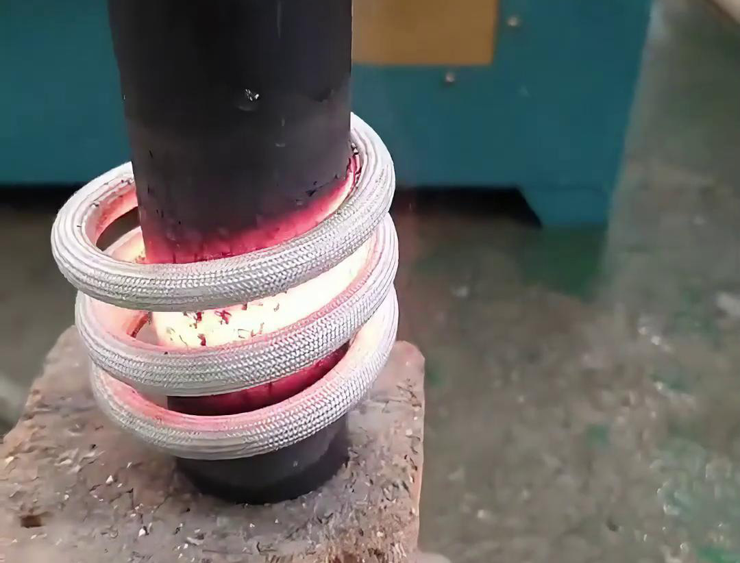 金屬棒料加熱爐適合用于金屬加工、熱處理以及實驗室等場合