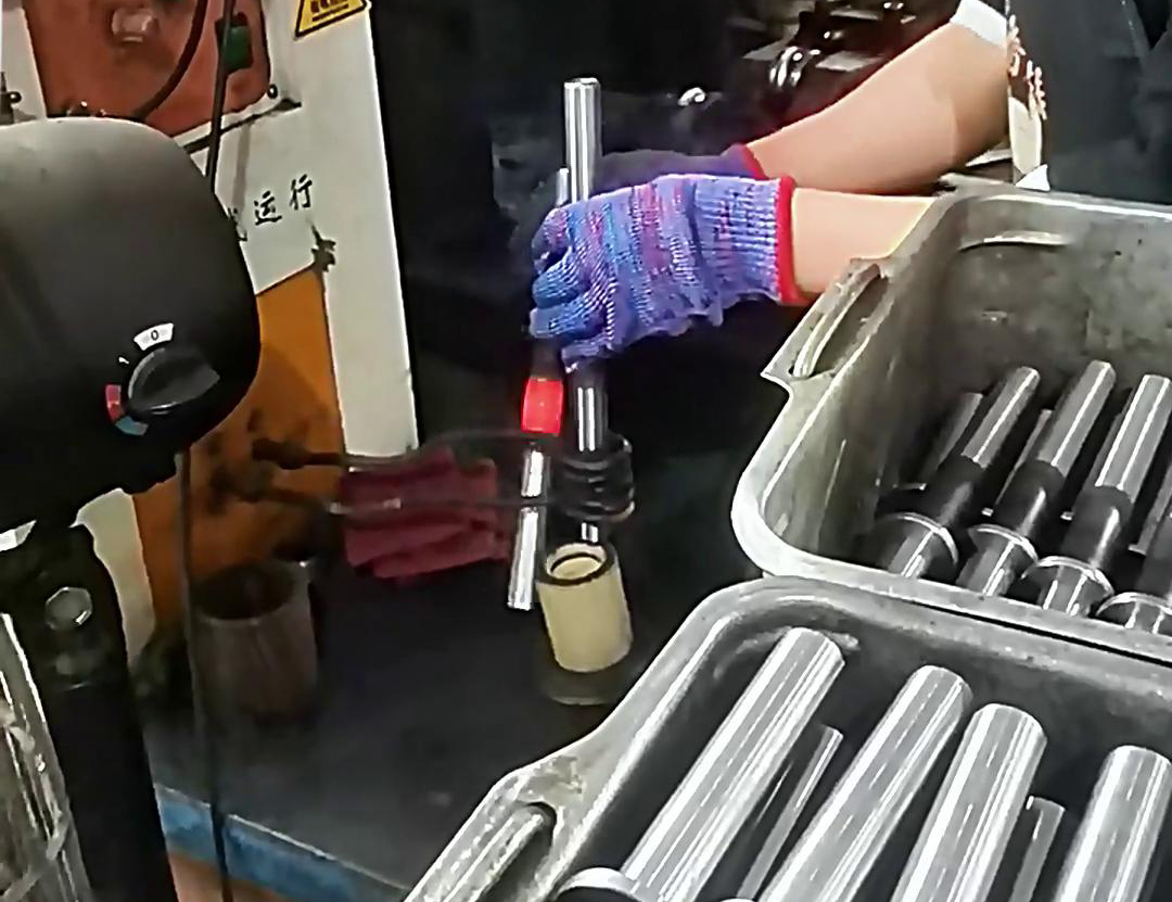 220V 高頻加熱機:高效助力實心棒料加工(圖2) 220V 高頻加熱機:高效助力實心棒料加工(圖2)