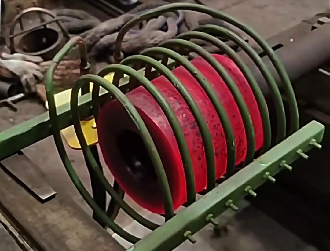 海瑞拓高頻感應(yīng)加熱設(shè)備為鋼件熱套工藝帶來了革新