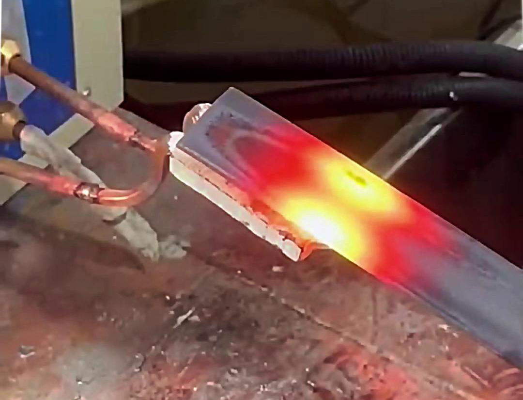 25KW 高頻加熱機：小體積 大能量的多功能熱處理設(shè)備