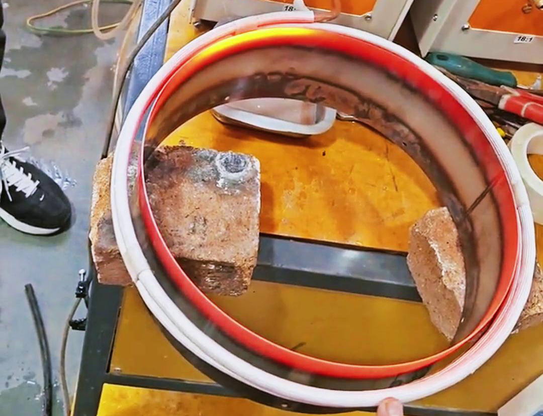 處理 Φ200mm 大型不銹鋼管退火，海瑞拓中頻感應(yīng)加熱設(shè)備成了我們車間的好幫手(圖3)