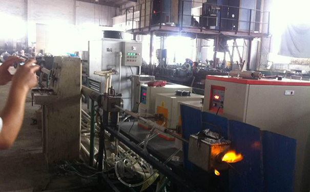 海瑞拓高頻退火機(jī)+U型線圈+輸送帶的棒料加熱退火半自動化方案