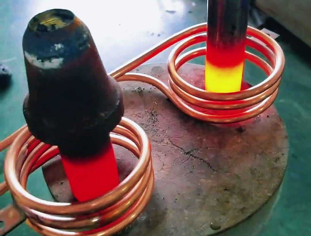 感應(yīng)加熱設(shè)備對(duì)雙工位同時(shí)加熱測(cè)試調(diào)試效果