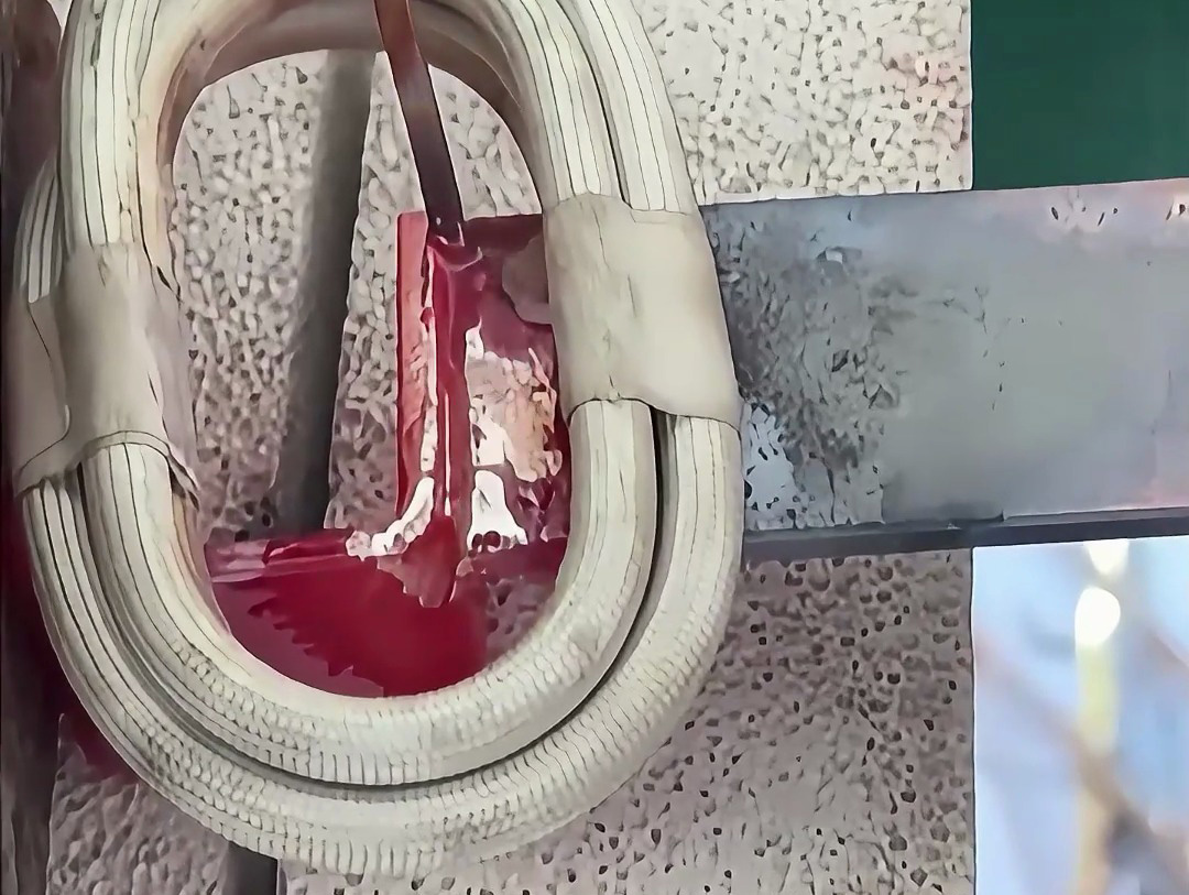 這個設(shè)備比傳統(tǒng)焊接快10倍！手持式高頻加熱機(jī)銅板銅片高頻焊接大揭秘