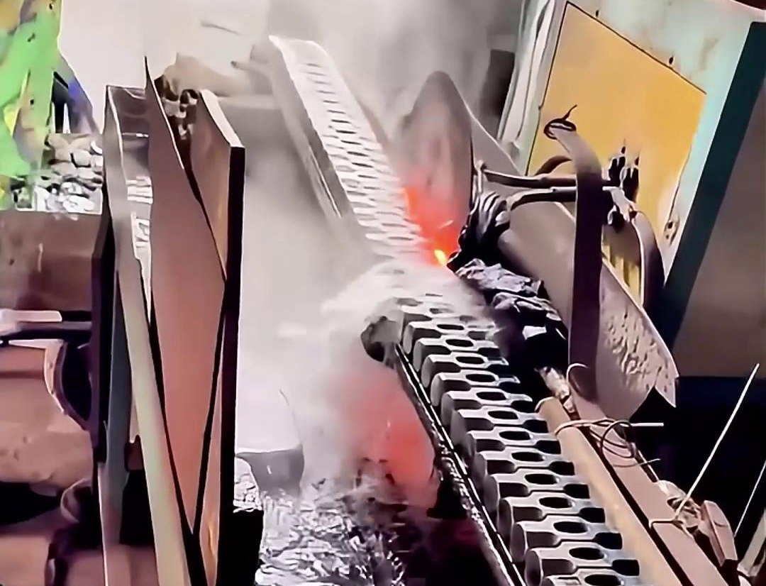 小工件全自動高頻熱處理設(shè)備：鉚釘、螺絲的高效表面強(qiáng)化方案(圖3)