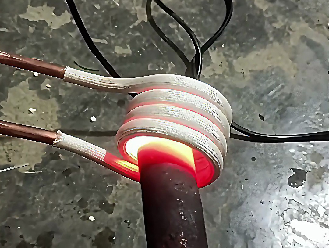 加熱鍛打全過(guò)程揭秘：高頻加熱讓金屬 “聽(tīng)話” 的神奇工藝