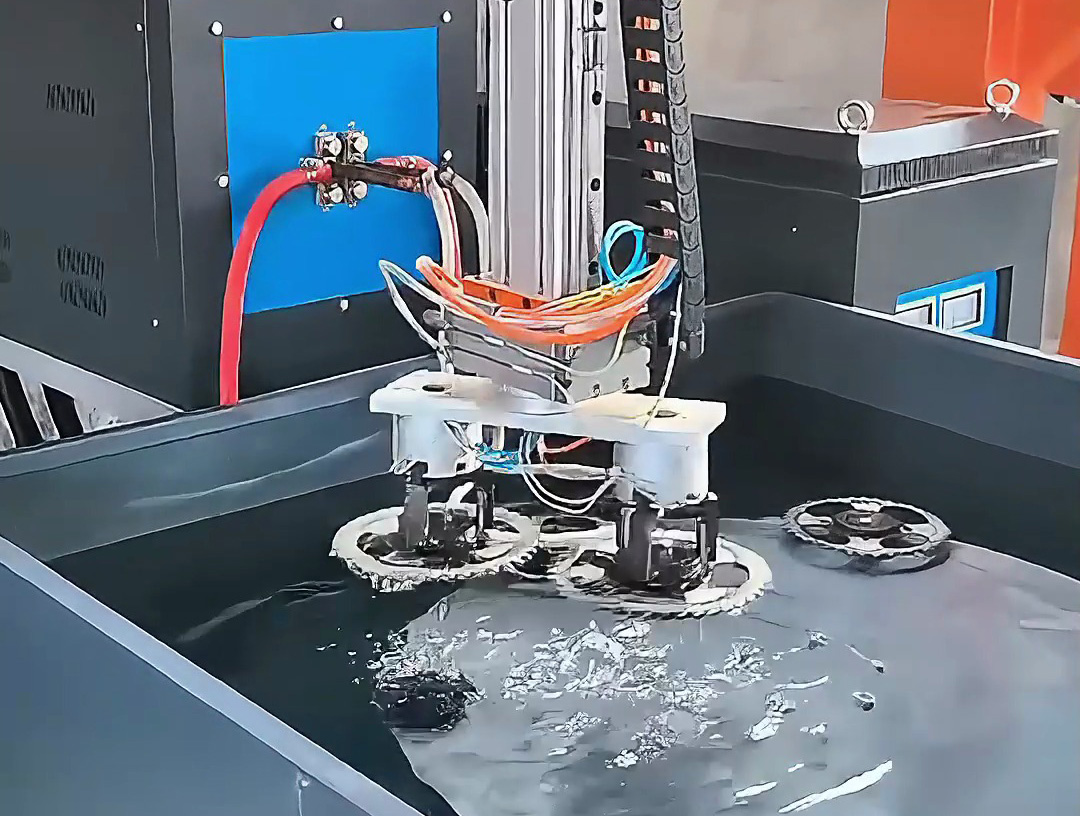 簡(jiǎn)易全自動(dòng)化齒輪 / 鏈輪高頻淬火設(shè)備：六工位旋轉(zhuǎn) + 機(jī)械夾具，批量生產(chǎn)的 “性?xún)r(jià)比之王”