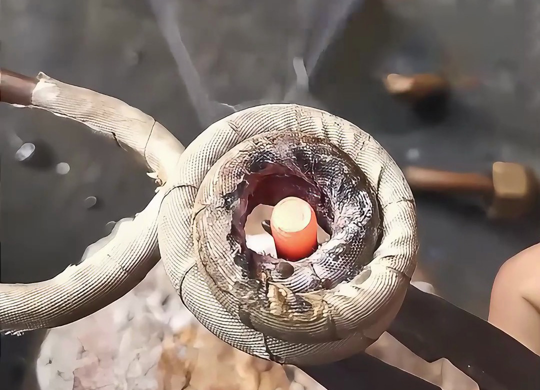 6毫米銅鑼桿遇上高頻加熱機，結果讓人震驚，耐高溫膠布都燃燒