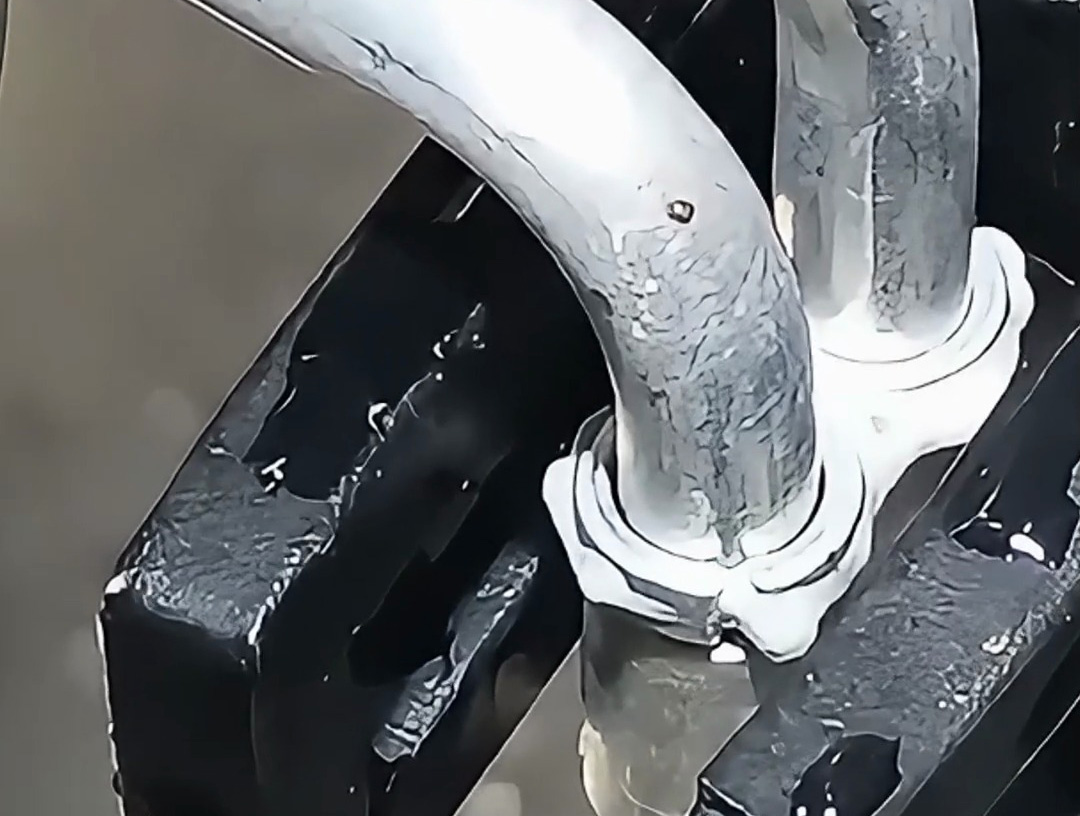 海瑞拓手持式高頻焊機：制冷設(shè)備鋁管焊接的自動化革新實踐