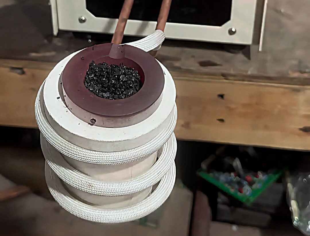 三元催化金屬粉末熔煉分離，小型高頻熔煉爐