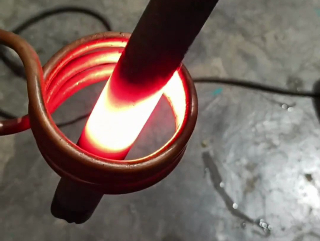 告別傳統(tǒng)加熱方式！感應加熱設備的安全性與可靠性展示