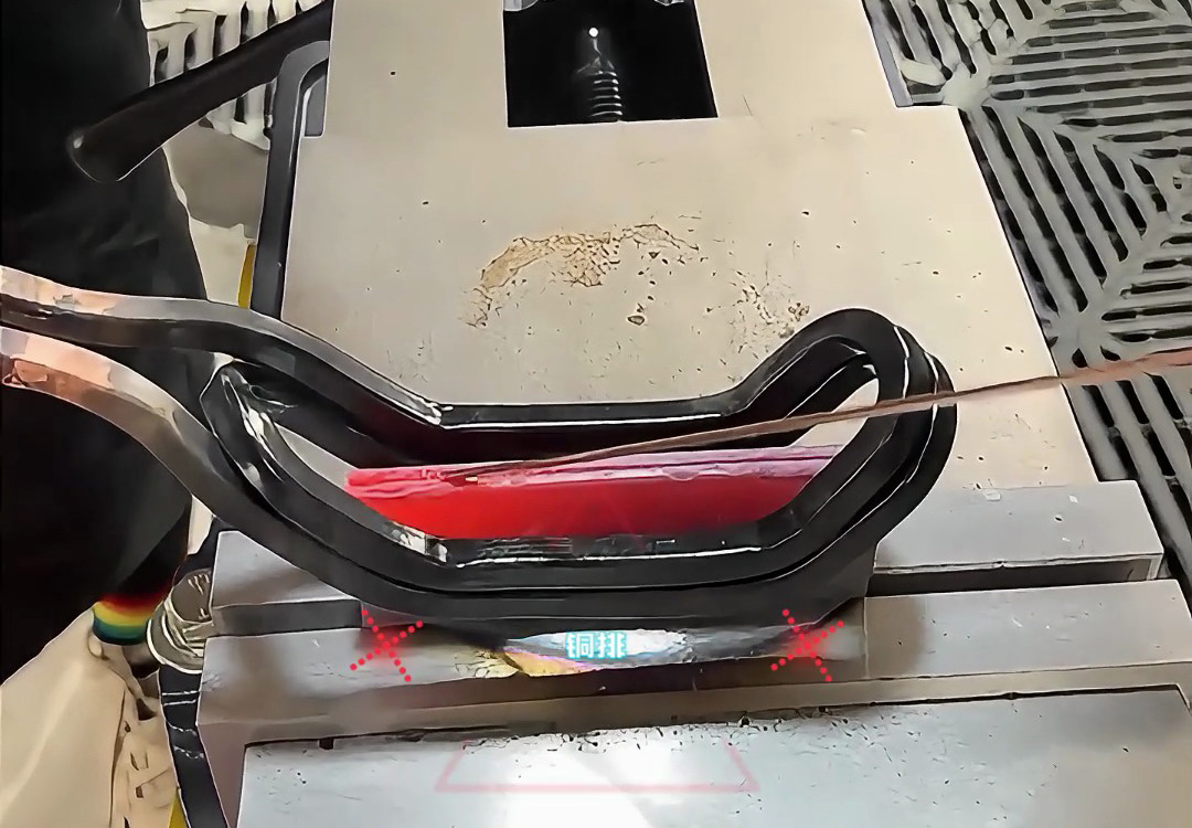 手持式高頻焊機：銅排焊接的穩(wěn)定與安全如何實現(xiàn)？