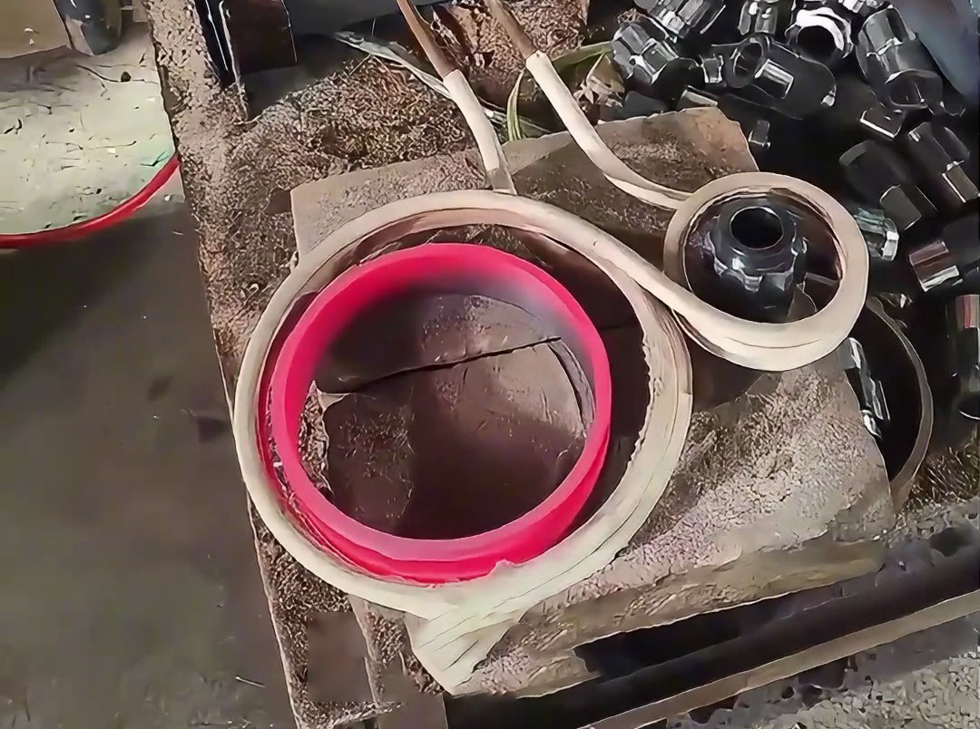 大小工件同時加熱？這臺高頻加熱機設(shè)備輕松搞定！