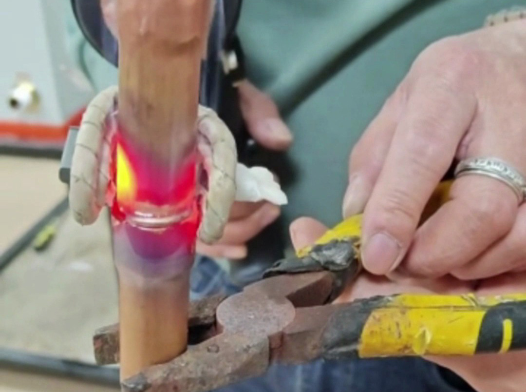 制造業(yè)降本增效神器！海瑞拓手持式高頻加熱機，有手就會用