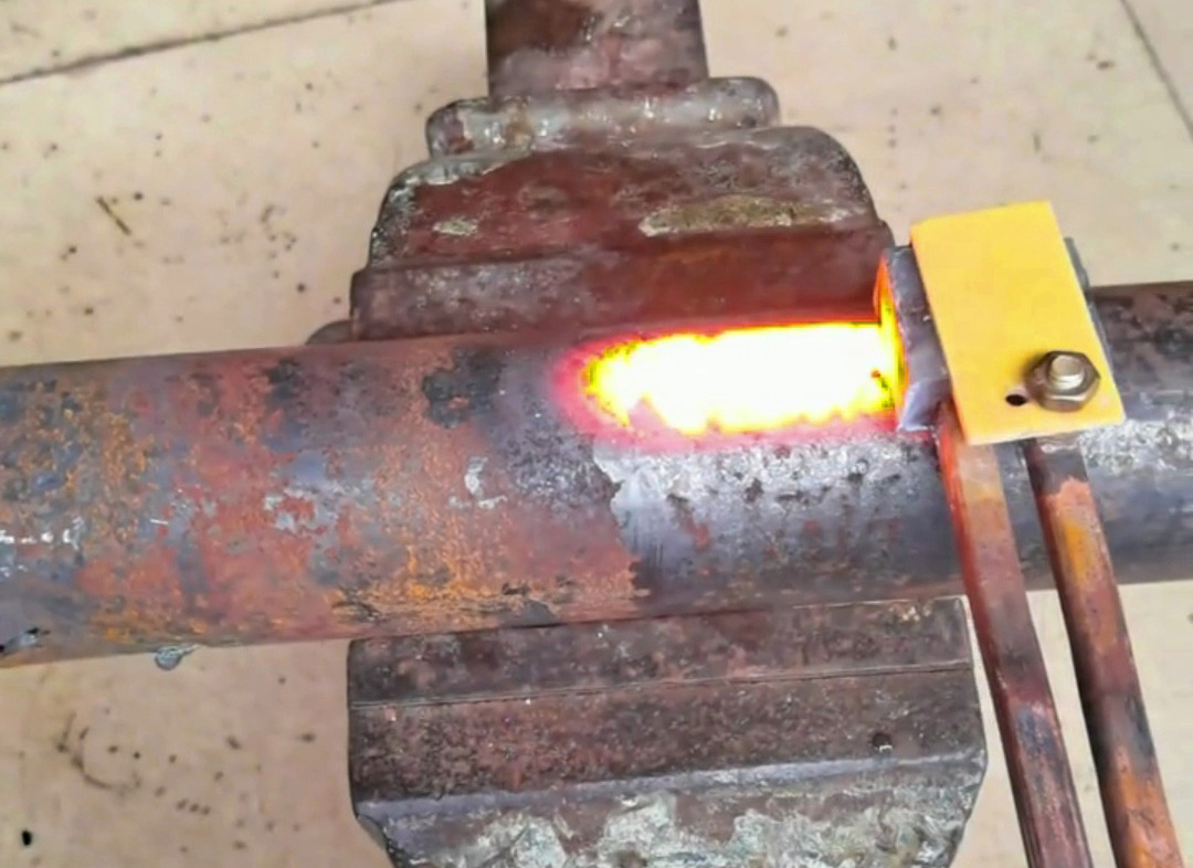 一機多用！海瑞拓手持式高頻加熱機，鋼板圓管加熱輕松搞定