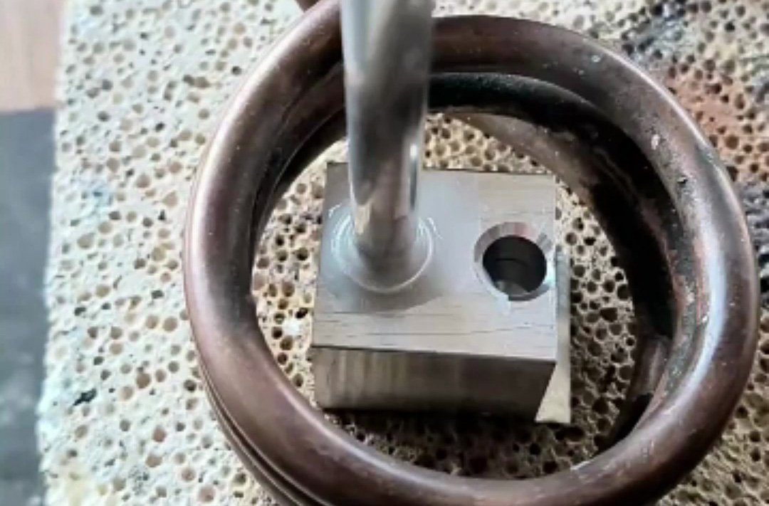 兩千多塊錢的高頻焊機(jī)可以焊接汽車配件的鋁管