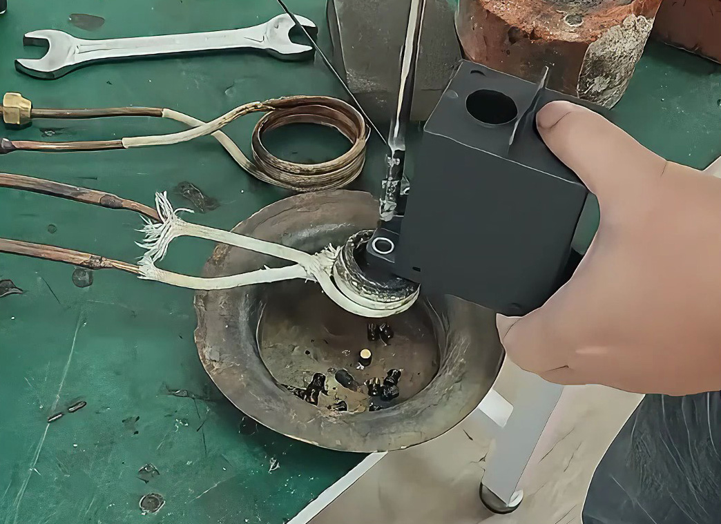 廢品回收神器！海瑞拓高頻加熱機(jī)，輕松分離PBT塑料