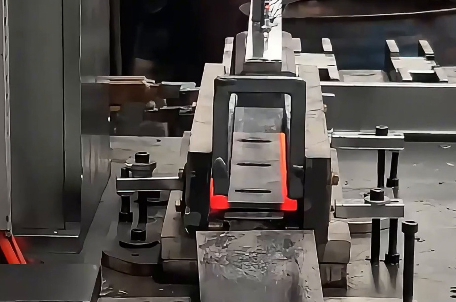 中小型加工廠優(yōu)選！海瑞拓簡易半自動農(nóng)機刀具高頻淬火設(shè)備，刀片淬火不變形