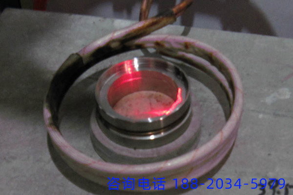 滾珠絲杠感應(yīng)淬火機(jī)床的工藝特點(diǎn)(圖2) 滾珠絲杠感應(yīng)淬火機(jī)床的工藝特點(diǎn)(圖2)