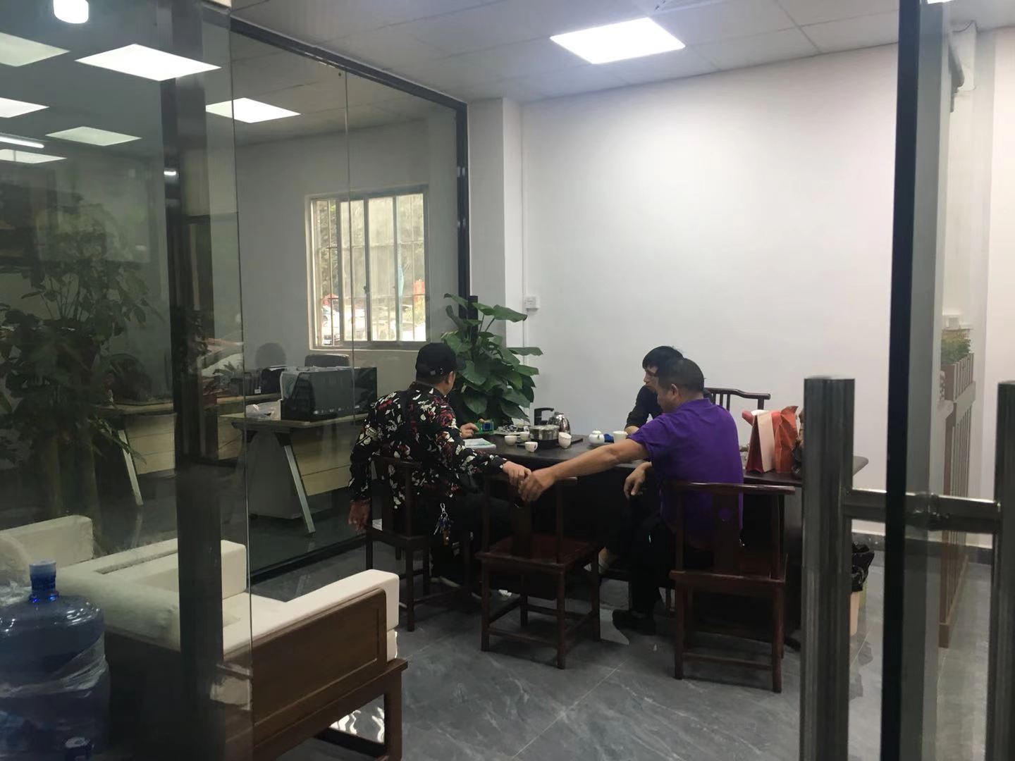 山東客戶來廠查看100kw高頻淬火設(shè)備(圖2)