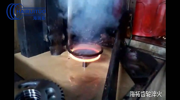 高頻淬火機(jī)床對(duì)齒輪自動(dòng)淬火視頻案例