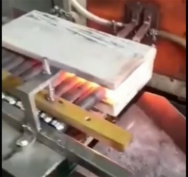 鍛造加熱爐加熱 鍛造加熱爐的電抗器在負(fù)載路中有多種連接方式(圖1)