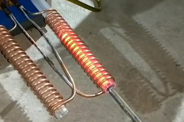 高頻淬火設(shè)備是一種新型的加熱設(shè)備(圖2) 高頻淬火設(shè)備是一種新型的加熱設(shè)備(圖2)