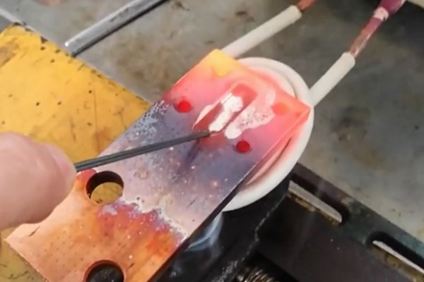 新型高頻感應(yīng)加熱設(shè)備相當(dāng)節(jié)能、環(huán)保(圖2)