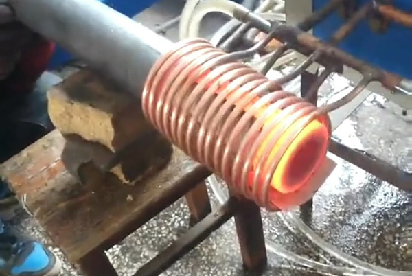 圓鋼感應(yīng)加熱 圓鋼感應(yīng)加熱設(shè)備的氧化精化過程(圖2)