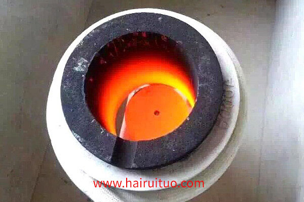 廣東海瑞拓的小型熔煉爐有哪些優(yōu)勢和特點