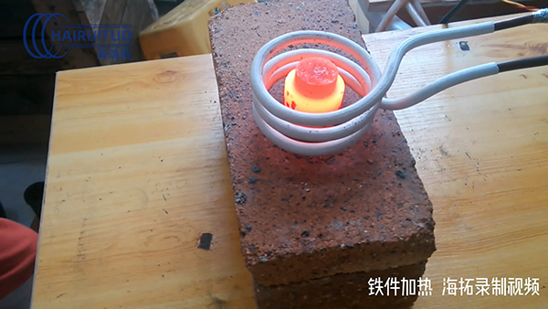 可維護(hù)性好的感應(yīng)加熱電源應(yīng)具有以下特點(diǎn)。