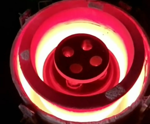 中頻熔煉爐試機(jī)