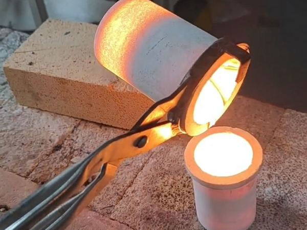 小型高頻熔煉爐 金銀銅貴金屬熔煉設(shè)備