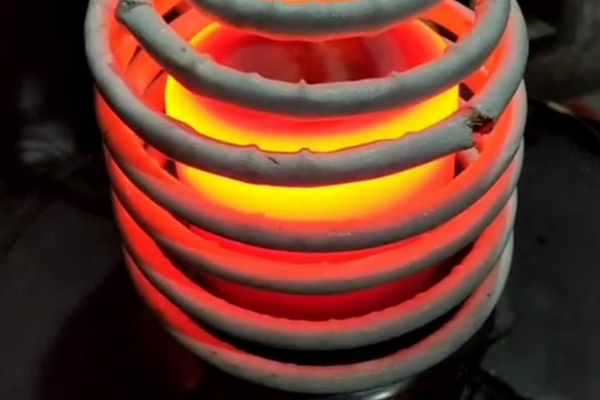 感應(yīng)淬火類型分為:工作頻率、低頻、中頻、超音頻、高頻